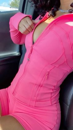 Girly Lifestyle Aesthetic, Gym Pink Aesthetic, Lululemon Outfit Pink, Pink Lululemon Outfit, Back To School Outfits Pink, Lululemon Outfit Aesthetic, Lululemon Aesthetic, Lulu Fits, Hot Pink Lululemon