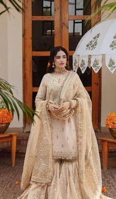 Engament Dress Ideas, White Gharara, Sharara Designs, Pakistani Party Wear