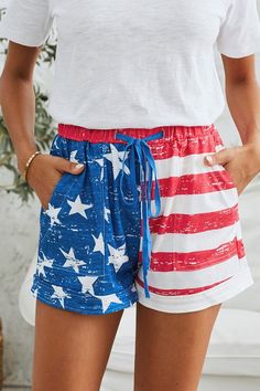 Adorable shorts for Summer!! - Front and back pockets - Drawstring waistband - 95% Polyester, 5% Spandex Small (2-4), Medium (6-8), Large (10-12), XL (14-16), 2XL (18) * These are true to size, don't size up. American Flag Shorts, Big Pants, Camouflage Green, Drawstring Waist Shorts, American Flag Print, Pocket Shorts, Belted Pants, Comfy Shorts, Outfits Winter