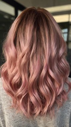 Find soft pink hair color ideas for a gentle back view. Visit our website for more delicate hair inspirations. Save these soft styles for your next hair makeover! 🌸 #SoftHair #PinkHairTrends #BackViewInspo Light Pink Hair With Brown, Rise Gold Hair, Light Brown Pink Hair, Dusty Pink Highlights, Subtle Colored Hair, Soft Pink Hair Color, Pink Hair Color Highlights, Pink Rose Gold Hair, Soft Pink Hair