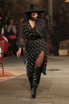 Dramatic Style, Ashley Olsen, Nicole Richie, Curvy Girl Fashion, Curvy Outfits, Inspiration Mode, Look Plus, Elegant Outfit