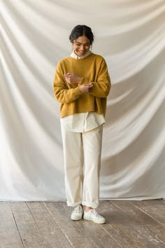 Knit Dress Layering, Olive Clothing, Boucle Knit, Estilo Real, Teacher Outfits, 가을 패션, Inspiration Mode, Knit Jumper, Minimalist Outfit