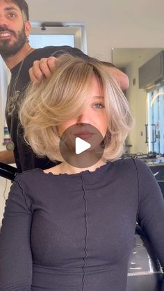 Bob Medium Haircut, Balayage Frizura Blonde, Sofia Richie Short Hair, Jennifer Anniston Bob, Golden Bob Hair, Bouncy Bob Hairstyles, Blond Short Bob, Kylie Jenner Bob Haircut, Short Bob Hairstyles Blonde