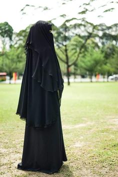 Hijabi Princess, Niqab Eyes, Niqab Fashion, Face Veil, Hijab Niqab, Muslim Hijab, Muslim Outfits, Islamic Girl, Abaya Designs