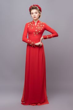 Traditional collar Material: Crepe, beading Long sleeves Type: Modern ao dai Au Dai, Red Ao Dai, Vietnamese Wedding Dress, Traditional Gown, Asian Style Dress, Thailand Fashion, Traditional Gowns, Vietnamese Traditional Dress, Punjabi Outfits