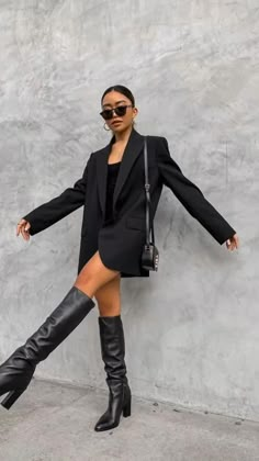 Long Boots Outfit, Outfit Botas, Outfit Elegantes, Winter 23, All Black Outfit, Looks Chic, Blazer Outfits