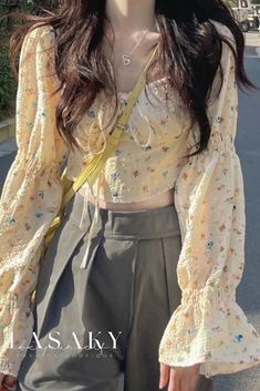 Lasaky - Vintage-Inspired Button-Front Blouse Featuring a Delicate Floral Pattern Yellow Floral Shirt, Shirts Women Fashion, Korean Girl Fashion, Sleeves Clothing, Floral Print Blouses, Floral Print Shorts, Korean Outfits, Casual Style Outfits, Cute Casual Outfits