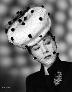 International star Maria Montez in a Lilly Dache birdcage hat Maria Montez, Vintage Veil, Forties Fashion, Female Accessories, 1940's Fashion, Grey Scale, Womens Hats, Retro Hats, Vintage Millinery