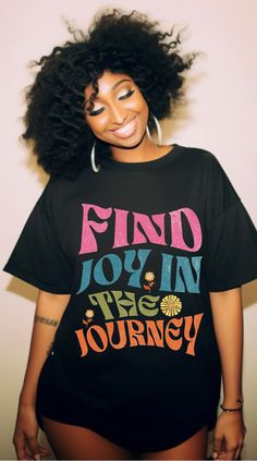 Discover trendy positive affirmations t-shirts for women, ideal as inspirational tees and empowered gifts, featuring sayings that resonate with empowerment and style. 𝘿𝙀𝙏𝘼𝙄𝙇𝙎 🌺 Comes in 7 color options 🌺 Comfortable oversized fit 🌺 "Find Joy in the Journey" - An inspiring message to find that spark in everything situation we encounter 🌺 Popular Comfort Colors Tee, known for comfortable and relaxed fit 𝙃𝙊𝙒 𝙏𝙊 𝘾𝘼𝙍𝙀 𝙁𝙊𝙍 𝙔𝙊𝙐𝙍 𝘾𝙊𝙈𝙁𝙊𝙍𝙏 𝘾𝙊𝙇𝙊𝙍𝙎 1717 𝙏𝙀𝙀: 🌼 Machine wash the Comfort Colors 1717 Tee Shirt with similar colors. 🌼 Use cold water to preserve the color and fabric quality. 🌼 Avoid using bleach or harsh detergents that may damage the fabric. 🌼 Tumble dry on low heat or air dry to prevent shrinking. 🌼 Iron inside out on low heat if necessary, a Inspirational Quote Print Relaxed Fit T-shirt, Ring-spun Cotton Graphic Tee, Relaxed Fit Ring-spun Cotton Tops, Affirmation Tshirt, Find Joy In The Journey, Women Tshirts, Joy In The Journey, Womens Conference, Shirt Folding