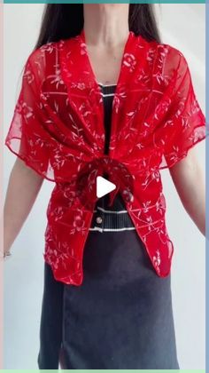 Scarf Into Jacket, Scarf Hacks Tutorials, Chic Travel Outfit, Scarf Tutorial, Bra Hacks, How To Wear A Scarf, Scarf Women Fashion, Instagram Style