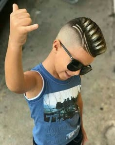 Ideas Haircut, Trendy Mens Haircuts, Pompadour Hairstyle, Undercut Pompadour, Haircut Men, Haircut Designs, Kids Hair Cuts, Super Hair, Faux Hawk