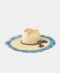 Large natural raffia hat with chenille and lurex hatband. The fringed brim is decorated with brushstrokes of contrasting colour. Made in Italy. Raffia Hat, Heirloom Gifts, Belt Jewelry, Pet Holiday, Summer Hat, Wallet Organization, Galeries Lafayette, Cosmetic Organizer, Hat Band