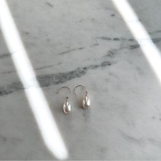 Brand New Never Worn. Beautiful Petite Pearl Earrings. Hypoallergenic And Non Tarnishing. Any Questions Please Ask! Classic Drop Pearl Earrings For Everyday, Everyday Drop Pearl Earrings For Pierced Ears, Everyday Minimalist Pearl Drop Teardrop Earrings, Everyday Rose Gold Pearl Drop Earrings, Earrings Hypoallergenic, Earrings Color, Pearl Drop Earrings, Pearl Drop, Pearl Earrings