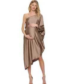 This absolutely stunning oversized asymmetrical one-shoulder dress is perfect for moms-to-be at all stages of pregnancy; including postpartum! Turn heads in this classy yet cool-mom fit this season at special events and holiday parties! Color: Satin Cocoa, Red 97% Polyester, 3% Spandex Sizes: XS/S (0-4), M/L (6-10), L/XL (12-18) Questions? Use the chat icon to connect with a stylist! Off-shoulder Maternity Dress For Party, Chic Off-shoulder Maternity Dress, Elegant Off-shoulder Maternity Dress For Party, Chic Summer Maternity Dress For Evening, Chic Summer Evening Maternity Dress, Brooke Taylor, Stages Of Pregnancy, Chat Icon, White Maternity Dresses