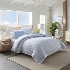 Like the reflections of light dancing off the ocean, the Westlake comforter set creates a haven of peace and comfort. Fully reversible, one side displays shades of calming blue on a white ground, the other hues of blue and white on a blue ground. Pillow sham is also reversible with tie-closure on one side. With Southern Tide, the South is more than just a location, it’s a state of mind. The label is all about the classic American lifestyle, always bringing a piece of the South wherever it goes. Beach Comforter, Dover Beach, Blue Comforter Sets, Blue Queen, King Pillow, Blue Comforter, American Lifestyle, Twin Comforter, King Pillows