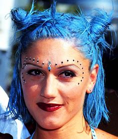 Gwen Stefani 90s Costumes, Gwen Stefani 90s, 90s Fancy Dress, No Doubt Gwen Stefani, Face Rhinestones, Rave Ideas, 90s Hair, Bright Hair Colors