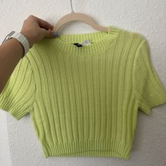 Never Worn Very Comfy Lovely Green Size Small H&m Knit Crew Neck Tops, Trendy Cropped Tops By H&m, Casual Green H&m Tops, Sweater Crop, Crop Top Sweater, Green Sweater, H&m, Crop Top, Womens Tops