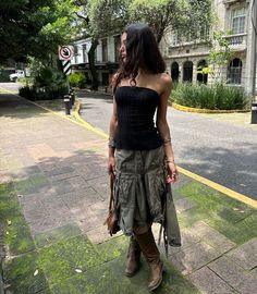 Coastal Grunge Outfits, Dark Fairy Aesthetic Clothes, Infj Outfits, Grunge Beach Outfit, Bree Fit, Asymmetrical Skirt Outfit, Summer Fall Outfit, Alt Summer, Summer Autumn Outfit