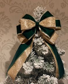 "Stunning Emerald Green velvet/champagne gold glitter christmas tree topper. Measures 11\" wide Can also be used as a tie on bow for decoration" Christmas Tree Topper Ideas 2024, Gold Glitter Christmas, Emerald Green Velvet, Tree Topper Bow, Christmas Tree Bows, Christmas Tree Topper, 2024 Christmas, Christmas Bows, Tree Topper