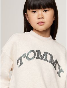 Tommy Hilfiger girls' sweatshirt.  Material: 70% Transitional Cotton ,  In-conversion, 30% Polyester Pes. Tommy Hilfiger Letter Print Sweatshirt For Winter, Tommy Hilfiger Letter Print Winter Sweatshirt, Winter Tommy Hilfiger Sweatshirt With Letter Print, Tommy Hilfiger Letter Print Tops For Fall, Girls Sweatshirt, Tommy Hilfiger Girl, Tommy Hilfiger, Foil, Sweatshirts