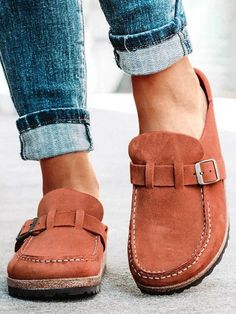 Women Soft Sole Casual Comfy Leather Slip On Sandals | zolucky Types Of Sandals, Slides For Women, Carlo Scarpa, Office Shoes, Elegante Casual, Retro Mode, Retro Shoes, Slingbacks, Comfortable Flats