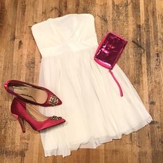 Fun And Flirty White H&M Ribbed Strapless Dress! Dress It Up With Heels And A Statement Neckless Or Wear Out On Date Night With A Jean Jacket And Jeweled Sandals. Size 2. New With Tags! Approx Measurements (Flat) Length 26.5” Waist 11.5” Bust 13” Please Let Me Know If You Have Any Questions! H&m Mini Dress For Summer Cocktail, H&m Summer Cocktail Mini Dress, H&m Summer Wedding Dress, H&m White Mini Dress For Party, H&m White Party Mini Dress, White Party Mini Dress By H&m, Strapless Chiffon Dress, Floral Party Dress, White Strapless Dress