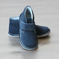 L'Amour Boys Gray Ankle Desert Boots Bubble Bee, Desert Boot, Boot Straps, Hand Smock, Desert Boots, Nubuck Leather, Velcro Straps, Toddler Sizes, Contrast Stitch