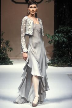 90s Images, Valentino Gowns, Bing Bong, Model Runway, Collection Couture, High Fashion Editorial