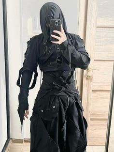 Dystopia Outfit, Dystopia Clothes, Vampire Fashion, Ninja Outfit, Apocalyptic Clothing, Dystopian Fashion, Victorian Aesthetic, Future Clothes, Tactical Clothing