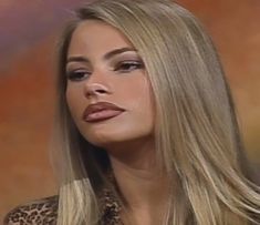 Sofia Vergara In The 90s, 90’s Makeup, Sofia Vergara Hair, 2000s Makeup Looks, 90s Makeup Look, Latina Makeup, 90s Makeup