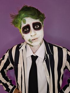 #beetlejuice #makeup Beetlejuice Face Paint, Beetlejuice Makeup Men, Diy Costumes Men, Beatle Juice, Beetlejuice Makeup, Beetlejuice Costume, Amazing Halloween Makeup, Male Makeup, Costume Makeup