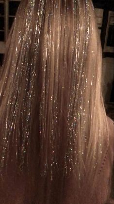 Sparkle Extensions Hair, Sparkle Hair Extensions, Hair Tinsel Wedding, Space Party Hairstyles, Colorful Hair Extensions Clip In, Colorful Extensions Hair, Hairstyles With Sparkles, Make Up With Glitter Sparkle, Glitter Hair Ponytail