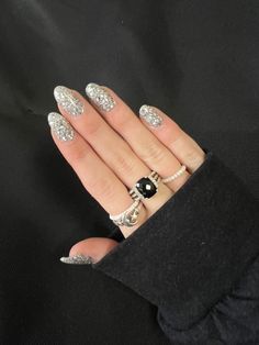 Nails For Ball, Sparkly Silver Nails, Silver Sparkly Nails, Sparkly Acrylic Nails, Blue Prom Nails, Prom Nail Designs, Prom Nails Silver, Vogue Nails, Formal Nails