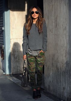 Fashion Trend Report, Mode Hippie, Camouflage Pants, Sincerely Jules, Mode Casual, Looks Black, Street Style Summer, Camo Pants, Lifestyle Fashion