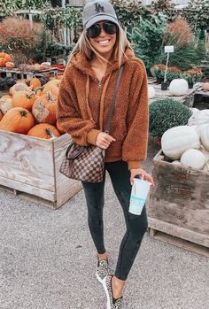 Outfits Mit Leggings, Zapatillas Nike Air Force, Leggings Outfit Casual, Look Legging, Black Leggings Outfit, Leggings Outfits, Perfect Fall Outfit, Legging Outfits, Stunning Outfits