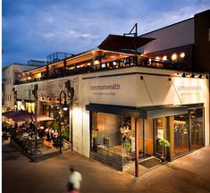 the outside of a restaurant at night