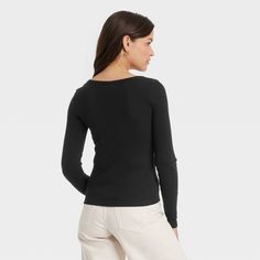 This Rib Long-Sleeve Scoop Neck T-Shirt from Universal Thread™ offers easy pairing with a range of looks. Fashioned in a fitted silhouette with a long length, this long-sleeve tee features a casual scoop neck and a ribbed construction for textured flair. The cotton material with added spandex offers a comfortable, stretchy fit. This shirt is ideal for layering or wearing on its own, plus, you can pair it with your choice of pants or shorts. Basic Scoop Neck T-shirt For Fall, Fall Basic Scoop Neck T-shirt, Fitted V-neck T-shirt For Fall, Casual Scoop Neck Tops For Fall, Fall Scoop Neck T-shirt With Relaxed Fit, Relaxed Fit Scoop Neck T-shirt For Fall, Fall Relaxed Fit Scoop Neck T-shirt, Trendy Scoop Neck T-shirt For Fall, Black Scoop Neck T-shirt For Fall