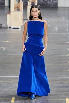 Electric Blue Dresses, White Runway, Cher Horowitz, Blue Ball Gowns, Couture Mode, Wedding Styling, Looks Street Style, Blue Mini Dress, Mode Inspo