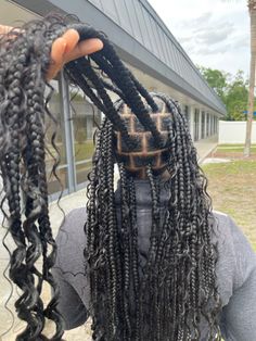 Bohemian Braids Jumbo, Short Jumbo Boho Knotless Braids, Floor Length Box Braids, Big Goddess Knotless Braids, Boho Braids Big Parts, Box Braids Medium Large, Large Knotless With Bohemian Curls, Large Knotless Braids Hairstyles With Curls, Medium Jumbo Knotless Box Braids With Curls