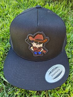 Brand new, High Quality Adjustable Snapbacks!  Gorra Belica nueva de buena calidad con ajuste.  Hablamos espanol y Ofrecemos mayoreo. Para mas informacion favor de mandar mensaje. Gracias Grupo arriesgado, mitotes pa los ranchos, luis r conriquez, mayiza, chapiza, sinaloa, culiacan, moda, belico, jgl, peso pluma, fuerza regida, ricky ricon, richie rich, money, junior h, natanael cano, good luck clover, trebol buena suerte Snapback Hat For Rodeo, Trucker Snapback Baseball Cap For Rodeo, Trucker Style Flat Bill Snapback Hat For Rodeo, Trucker Hat With Curved Bill For Rodeo, Black Flat Bill Trucker Hat For Rodeo, Adjustable Snapback Hat With Curved Bill For Rodeo, Western Style Adjustable Trucker Hat With Curved Bill, Trucker Snapback Dad Hat, Adjustable Snapback Trucker Hat For Rodeo