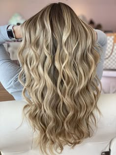 Long Formal Hairstyles Loose Waves, Beach Waves Formal Hair, Lose Beach Waves Hair, Beachwaves Hairstyles Long Hair, Beach Wave Formal Hair, Wedding Beach Waves Hair, Beachy Wave Hairstyles, Prom Beach Waves