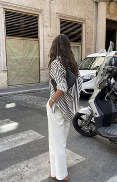 Modest Summer Outfits, Italian Outfits, Looks Chic, Outfit Summer, Spring Summer Outfits, Minimalist Outfit, Modest Outfits, Travel Outfit