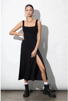 Classic Dress Casual, Cotton Spandex Dress, Aritzia Black Dress, Square Dress Outfit, Square Dress Neckline, Midi Black Dress Outfit, Basic Dress Outfit, Black See Thru Dress, Simple Black Dress Outfit