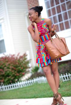 Kente dress Kitenge Short Dresses, African Street Fashion, Pistis Ghana, Kente Designs, Kitenge Dress, Kente Fashion, Ghana Fashion, Kente Print, Cute Sundress