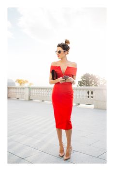 Lo que debes saber antes de comprar y usar vestidos #TiZKKAmoda #fashion #rojo #jeans #inspiración #lookoftheday #lookdodia #red #vermelho #vestidos Dress Outfits Party, Valentines Day Dresses, Dresses Classy, Hello Fashion, Little Red Dress, Saint Valentine, Estilo Chic, Red Outfit, Classy Dress