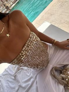 Europe Going Out Outfits, Ibiza Aesthetic Outfits, Ibiza Festival Outfit, Summer Greece Outfit, Island Summer Outfits, Summer In Greece Outfit, Caribbean Outfits Vacation, La Aesthetic Outfits, Euro Summer Outfits