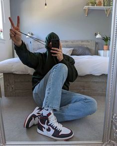 Outfits Streetwear, Streetwear Outfits, Poses For Men, Selfie Poses, Romance