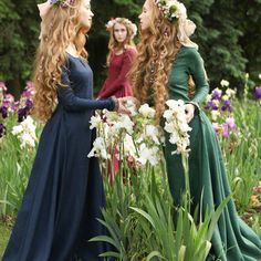 Bridesmaid Dress “Secret Garden” Viking Bridesmaid Dresses, Medieval Women Dress, Elven Costume, Elven Dress, Elf Dress, Fairy Wedding Dress, Viking Dress, Medieval Woman, Viking Wedding