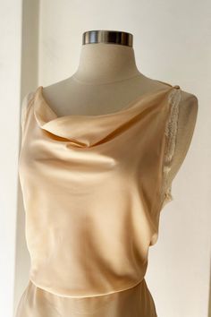 Beautiful 1930s inspired peach cowl neck slip dress with lace trim detailing and two high front slits. Fits size M Good condition, minor 3-4 pin size holes on back mid skirt and 2-3 small faint spots near back bottom hem (may come out if spot treated) Vintage Lace Slip Dress, Vintage Dior Dress, Cowl Neck Slip Dress, Quirky Clothing, 1930's Dresses, Vintage 1930s Dress, Gauzy Dress, Vintage Lace Dress, 2024 Inspiration