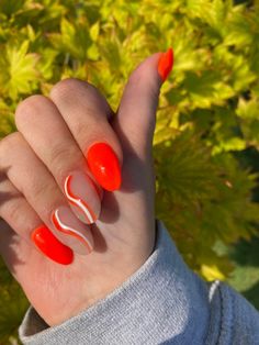 Bright Orange Nails With White Swirls Design Idea Vibrant Guide Pink Nails Fall, Orange Pink Nails, Orange Nail Design, Bright Orange Nails, Orange Ombre Nails, Neon Orange Nails, Orange Nail Art, Pink Summer Nails, Spring Break Nails